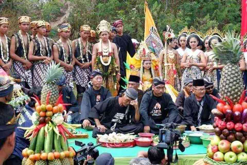 8 Contoh Kearifan Lokal yang Ada Di Jawa Timur Dan Penjelasannya