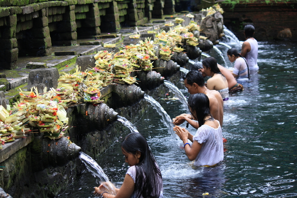 9 Contoh Kearifan Lokal Masyarakat Bali Beserta Keterangannya