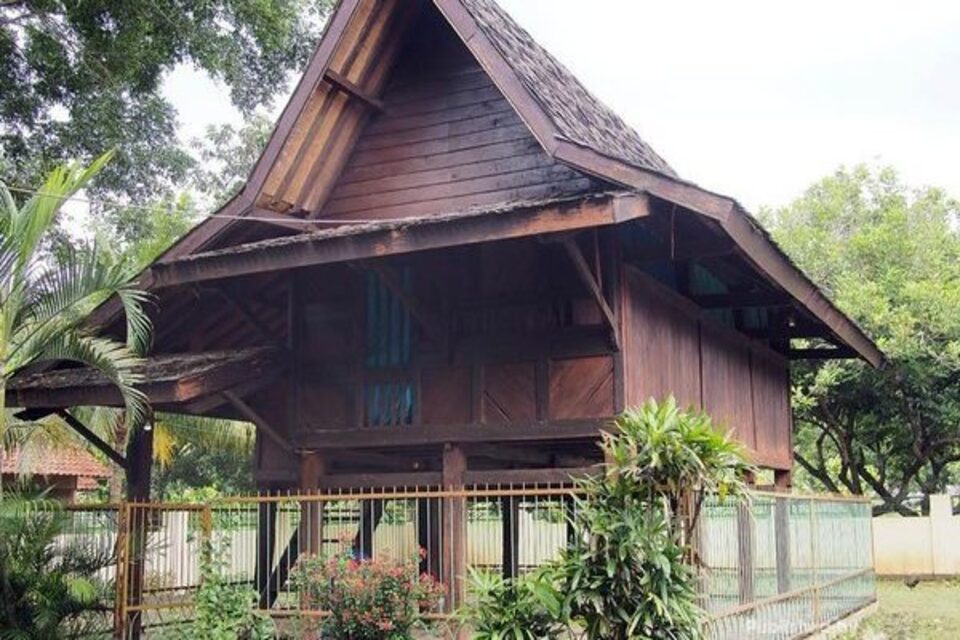 8 Jenis Desain Rumah Adat Jawa Barat