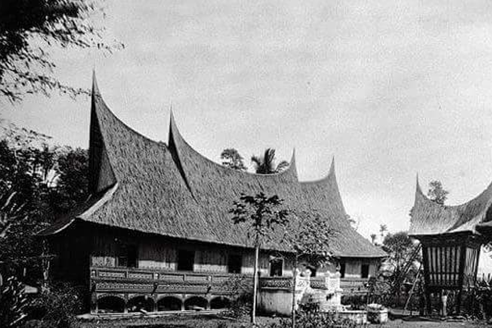 7 Nama Rumah Adat Sumatera Barat Lengkap Penjelasan Dan Gambar Blog Mamikos