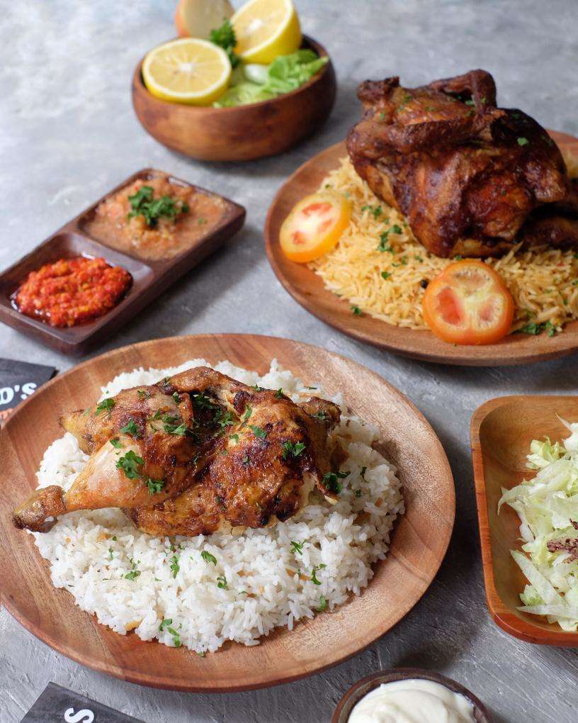 13 Tempat Makan di Bandung View Bagus, Hits dan Murah