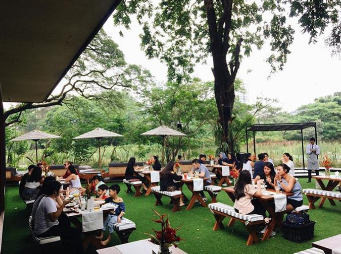 Tempat Makan View Bagus Di Jakarta Dengan Nuansa Alam Romantis Blog Mamikos