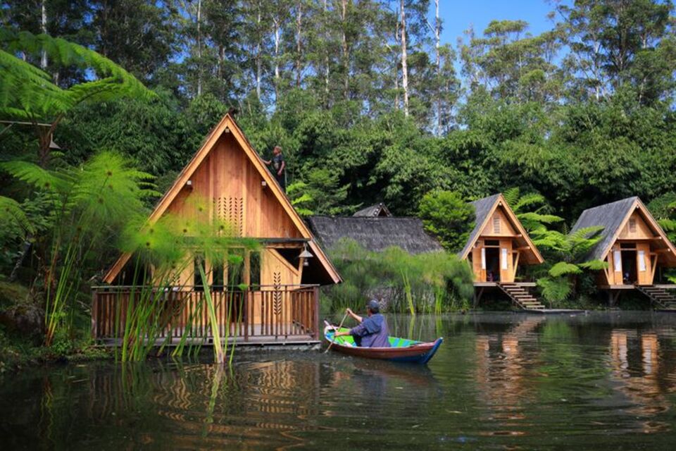 10 Wisata Dekat Villa Istana Bunga Lembang