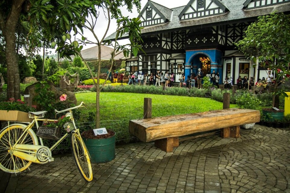 7 Wisata Dekat Villa Bantal Guling Lembang Bandung