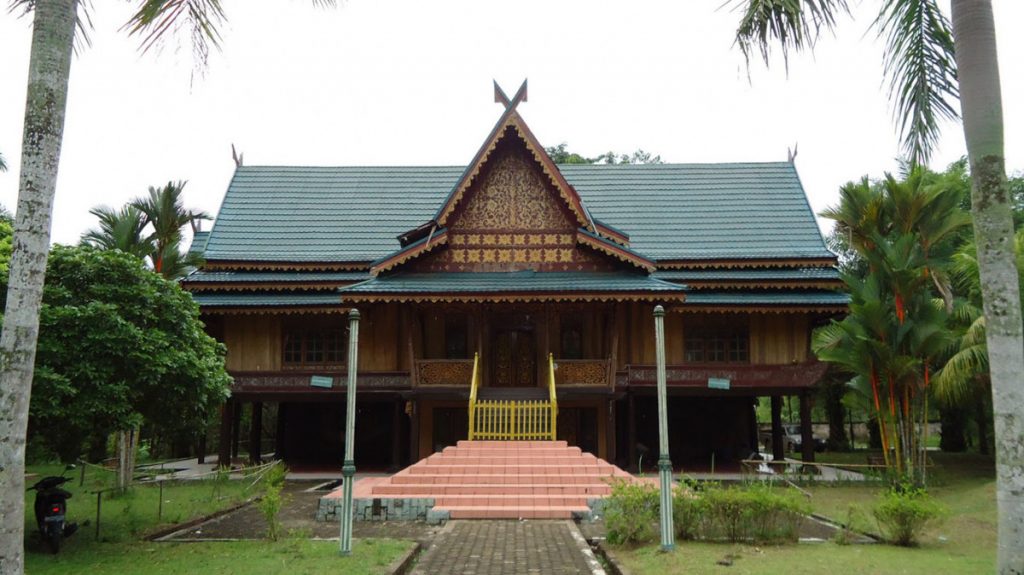 Rumah Adat Jambi Nama, Keunikan, Bentuk, Ciri-Ciri dan Gambarnya Lengkap dengan Penjelasannya