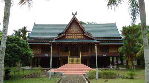 Rumah Adat Jambi: Nama, Keunikan, Bentuk, Ciri-Ciri dan Gambarnya Lengkap dengan Penjelasannya