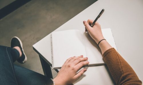 Di Bawah Ini yang Termasuk ke Dalam Struktur Teks Eksplanasi Ialah?