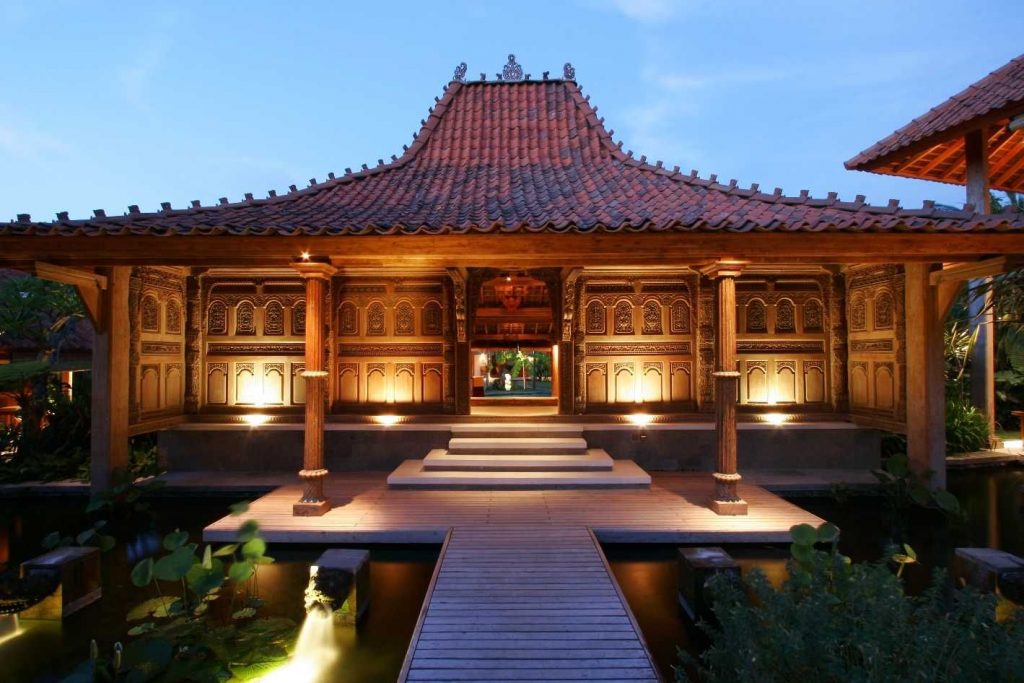 Rumah Adat Jawa Tengah “Joglo”