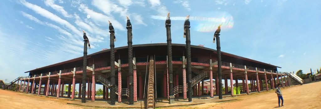 Rumah Adat Kalimantan Barat “Panjang”