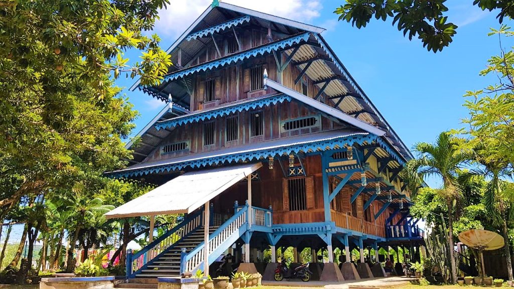 Rumah Adat Sulawesi Tenggara “Buton”