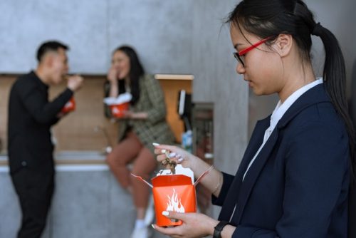Bagaimana Cara Menghindari Makanan dan Minuman yang Haram? Berikut Caranya