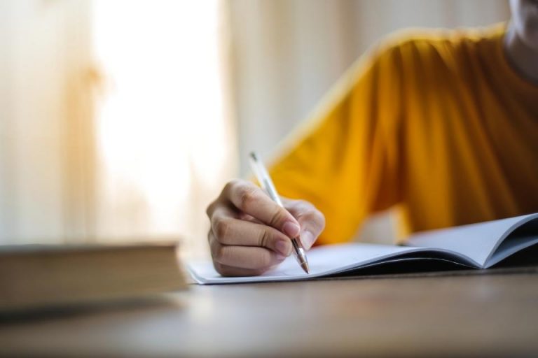 15 Contoh Soal Teks Diskusi beserta Jawabannya Pilihan Ganda dan Essay