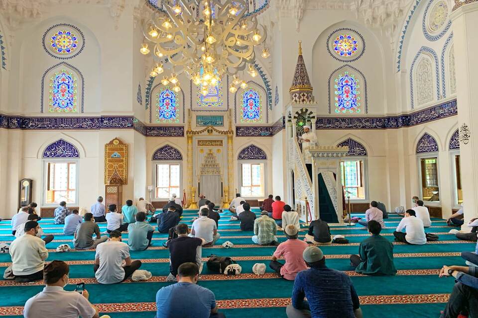 10 Tradisi Unik Saat Ramadhan di Berbagai Negara