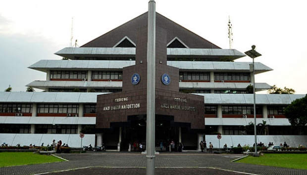 10. Institut Pertanian Bogor (IPB)