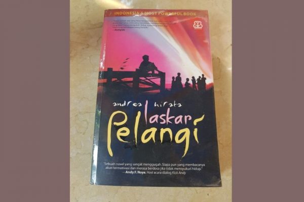 6 Contoh Novel Singkat tentang Persahabatan, Remaja dan Cinta yang