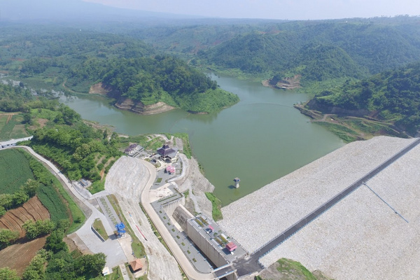 4. Waduk Logung