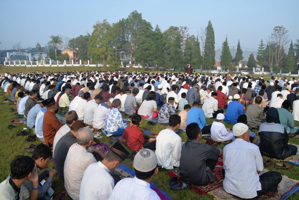 Bacaan Saat Takbir 7x Sholat Idul Fitri Ramadhan dan Artinya