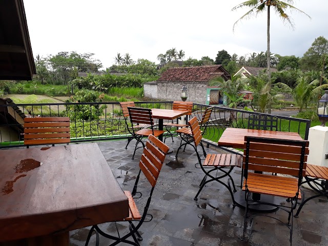 D’Padukan Pie & Resto