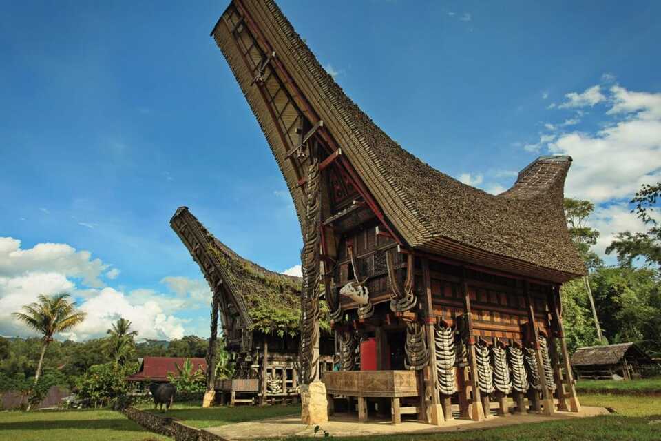 4 Gambar Rumah Adat Sulawesi Selatan, Nama, Keunikan dan Penjelasannya