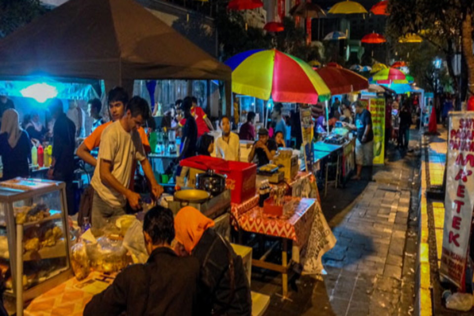 13 Rekomendasi Wisata Malam Bandung Hits dan Populer