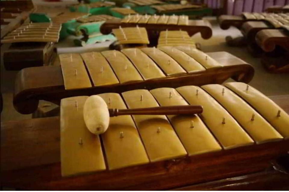 Contoh Alat Musik Tradisional dari Jawa Tengah