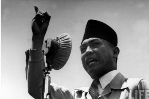 10 Contoh Teks Cerita Sejarah tentang Pahlawan Singkat dan Strukturnya