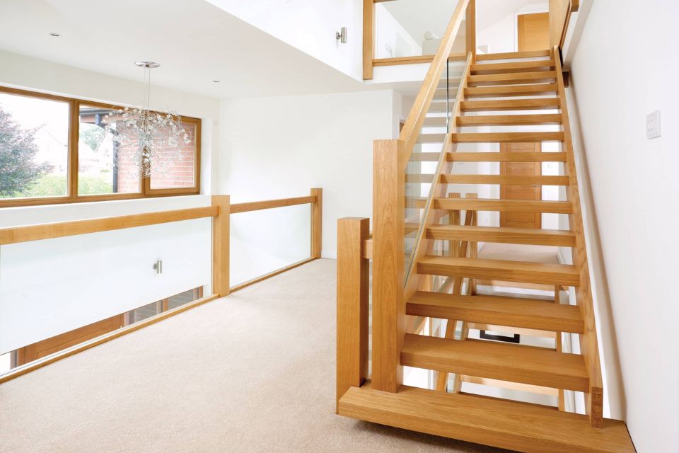 Inspirasi Model Railing Tangga Minimalis dari Bahan Kayu, Besi, Stainless dan Kaca