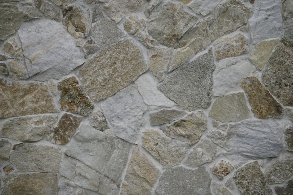 Motif Batu Alam untuk Kesan Natural