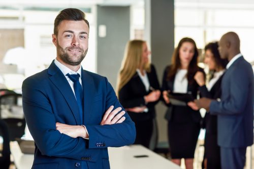 10 Cara Menjadi Manajer yang Profesional dan Sukses Membangun Tim yang Solid