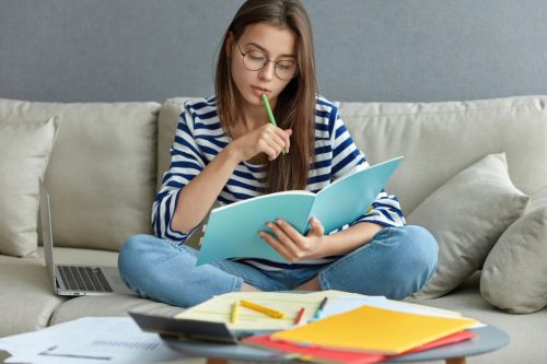 Apa Fungsi Fakta dalam Teks Eksplanasi? Berikut Penjelasannya yang Benar