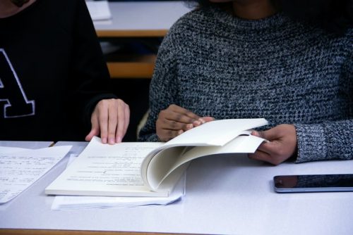 Penggunaan Kata Kerja Pada Teks Laporan Hasil Percobaan Adalah Untuk?