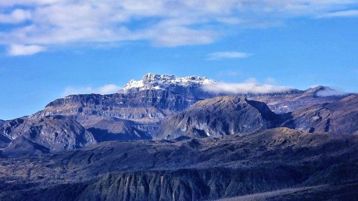 Gunung Puncak Trikora 