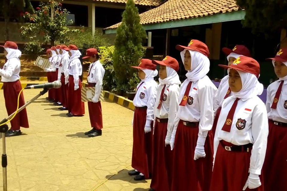 Contoh Teks Amanat Pembina Upacara Bendera Hari Senin di Sekolah Singkat tapi Penuh Pesan Untuk Siswa