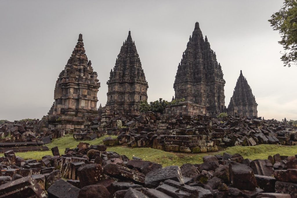 Contoh Teks Cerita Sejarah Candi Borobudur dan Candi Prambanan Beserta