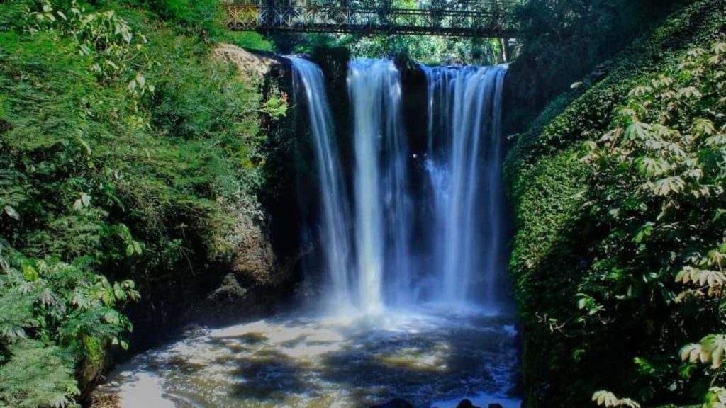 5. Curug Omas Maribaya﻿