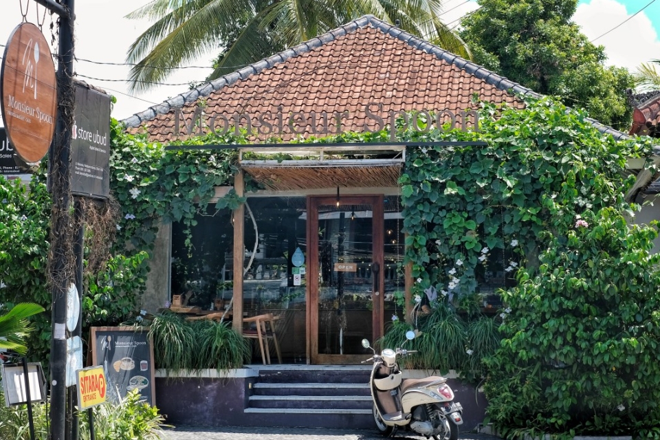 Rekomendasi Tempat Nongkrong Instagramable di Ubud Bali