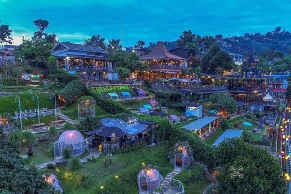 8 Tempat Nongkrong Malam di Lembang View Bagus, Cocok untuk Ngopi bareng Teman!