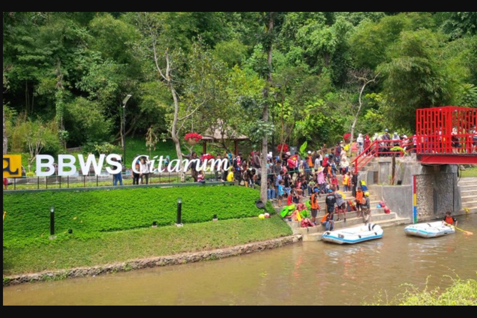Taman di Bandung yang Cocok untuk Piknik Rame-Rame
