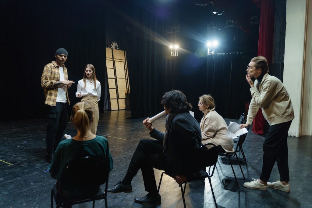 Contoh Naskah Drama Teater Pendek dan Cara Membuatnya Lengkap