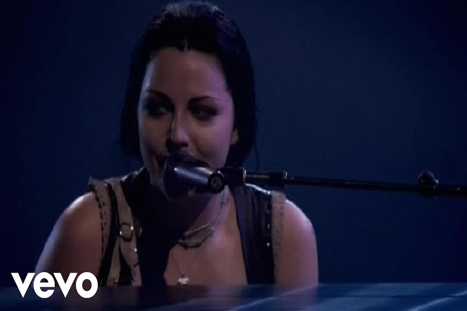 17+ Lagu Galau Sedih Bikin Nangis, Berani Dengerin?