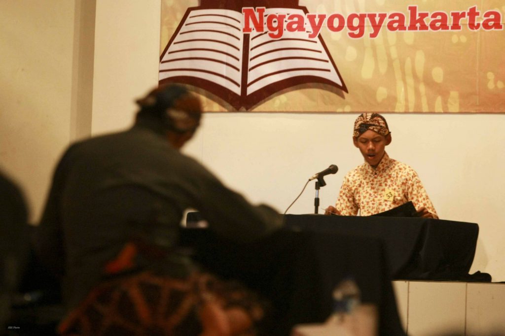 Contoh Tembang Macapat Mijil Bahasa Jawa Beserta Artinya