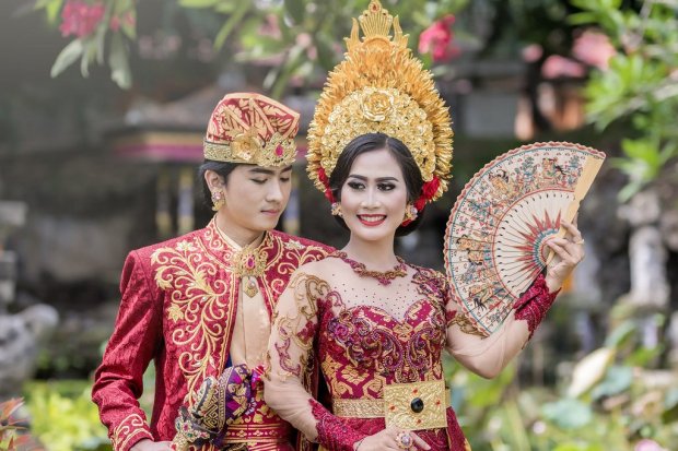 Pakaian adat Bali yang dikenakan oleh pria
