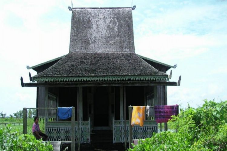 Rumah bubungan tinggi