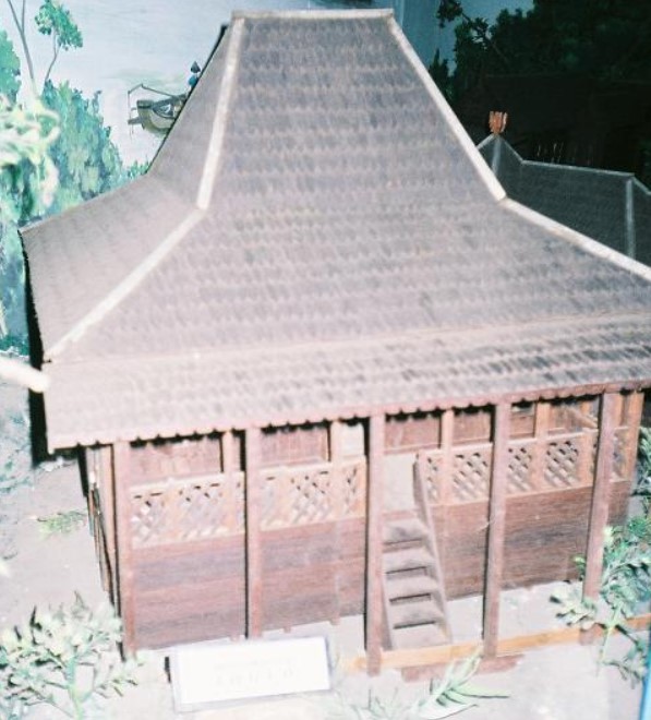 Rumah Joglo Gudang atau Rumah Joglo Banjar