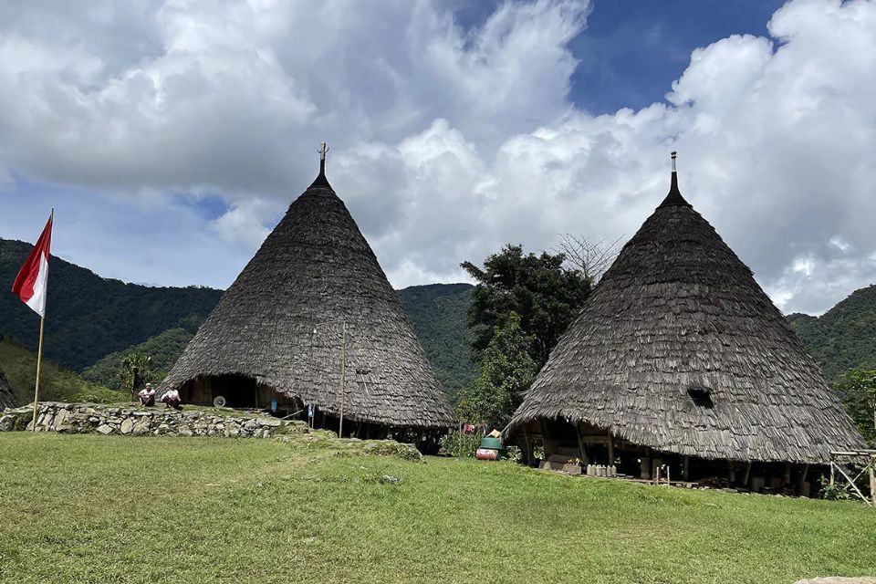 Keunikan Bagian-Bagian Rumah Adat Mbaru Niang Suku Manggarai Wae Rebo dan Gambarnya