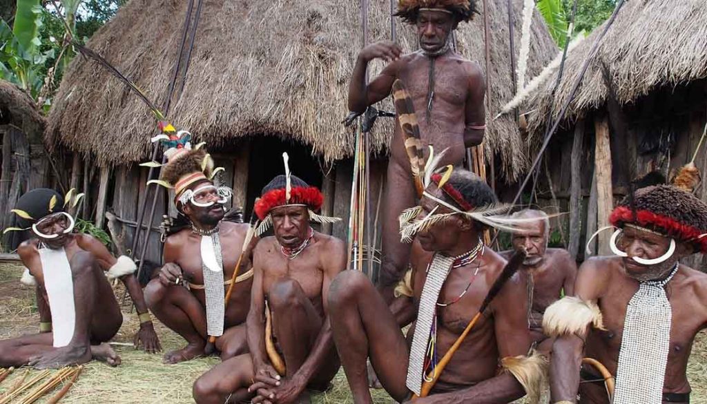 Pakaian Adat Papua Koteka Laki-Laki