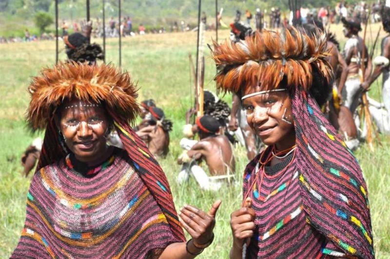 Pakaian Adat Papua Sali Wanita