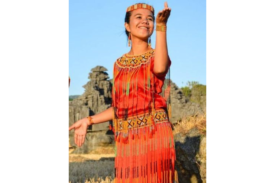 12 Pakaian Adat Sulawesi dan Gambarnya beserta Keunikan dan Keterangannya Lengkap