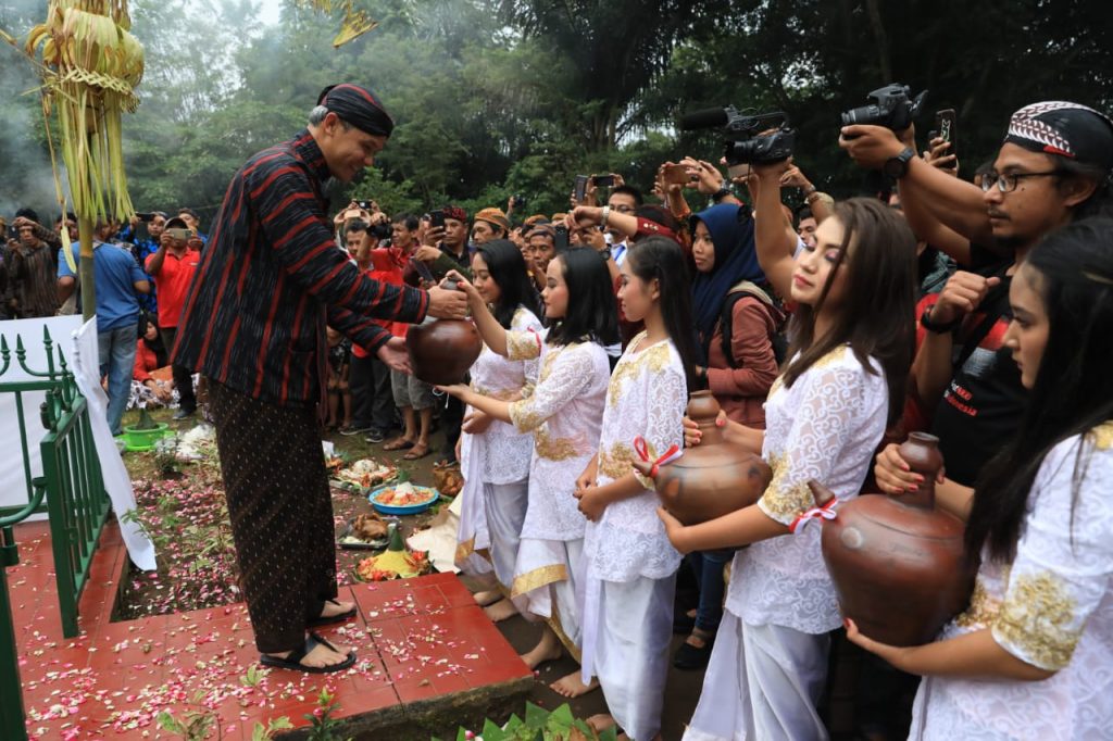 Contoh Kearifan Lokal Di Masyarakat Indonesia Dalam Kehidupan Sehari