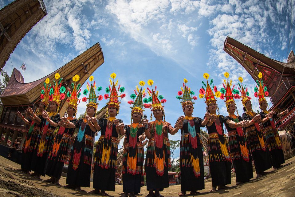 Tari Tradisional Khas Sulawesi Selatan Dilengkapi Penjelasan